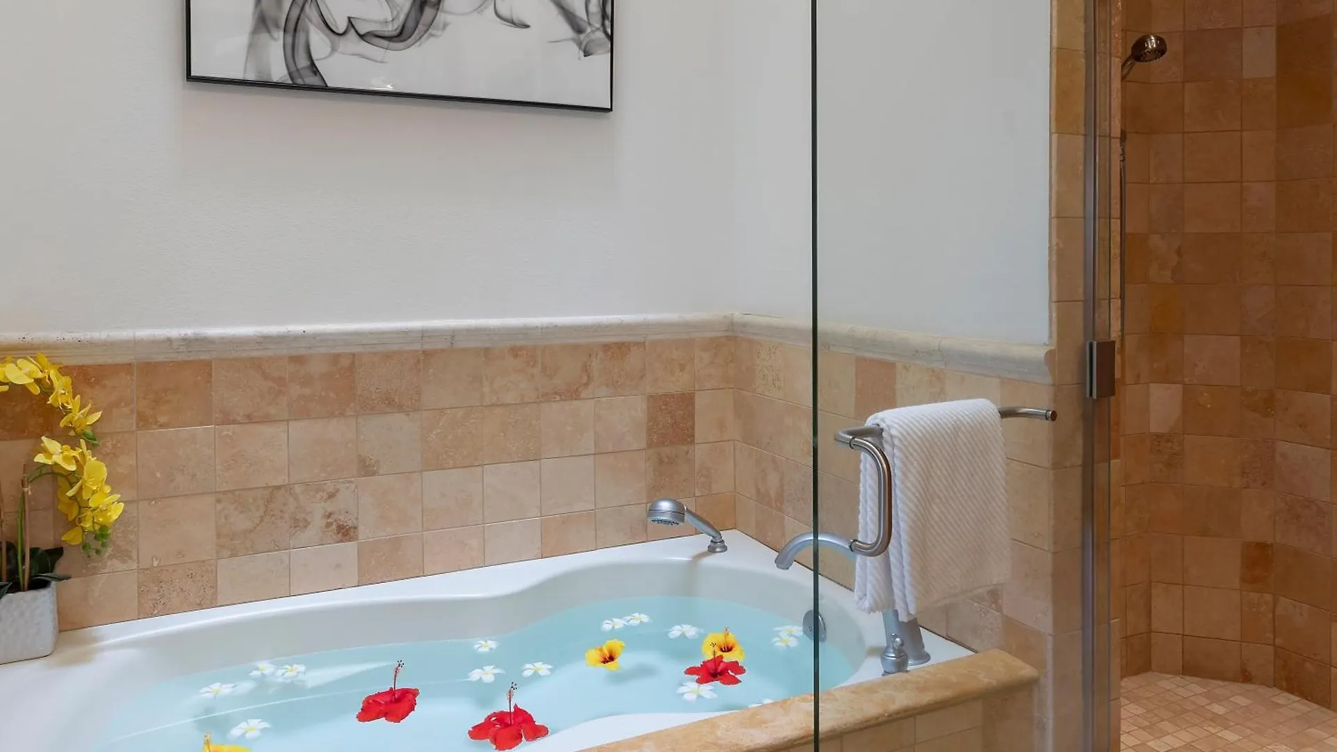 בית נופש הוילה וויקולואה Hilton Pool Pass Included, Kolea - Luxe Penthouse
