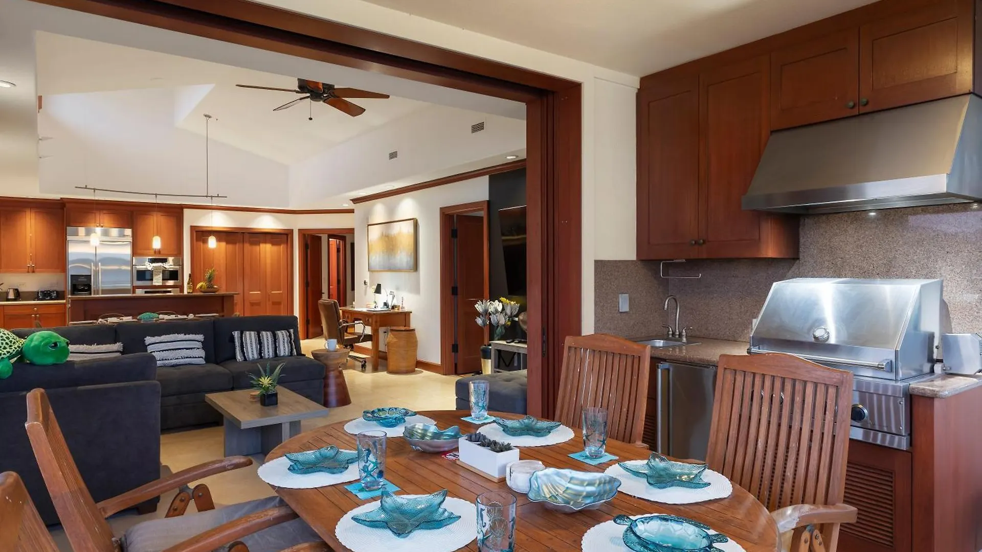 בית נופש הוילה וויקולואה Hilton Pool Pass Included, Kolea - Luxe Penthouse ארצות הברית